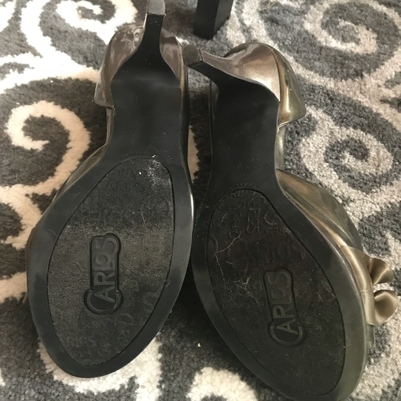 2 Pairs of Metallic Stilettos 8 1/2 Guess + Santan - Picture 8 of 8